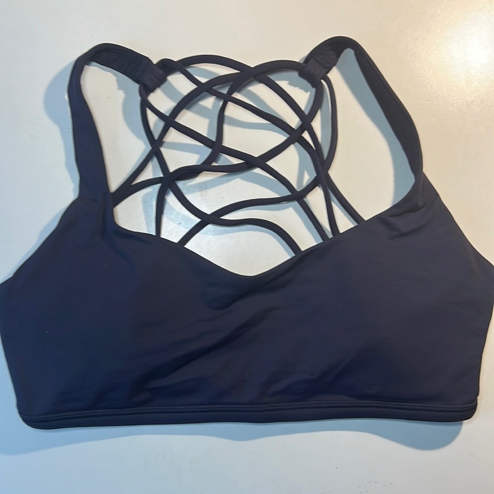 lululemon True Navy Free to Be Wild sports bra size 6